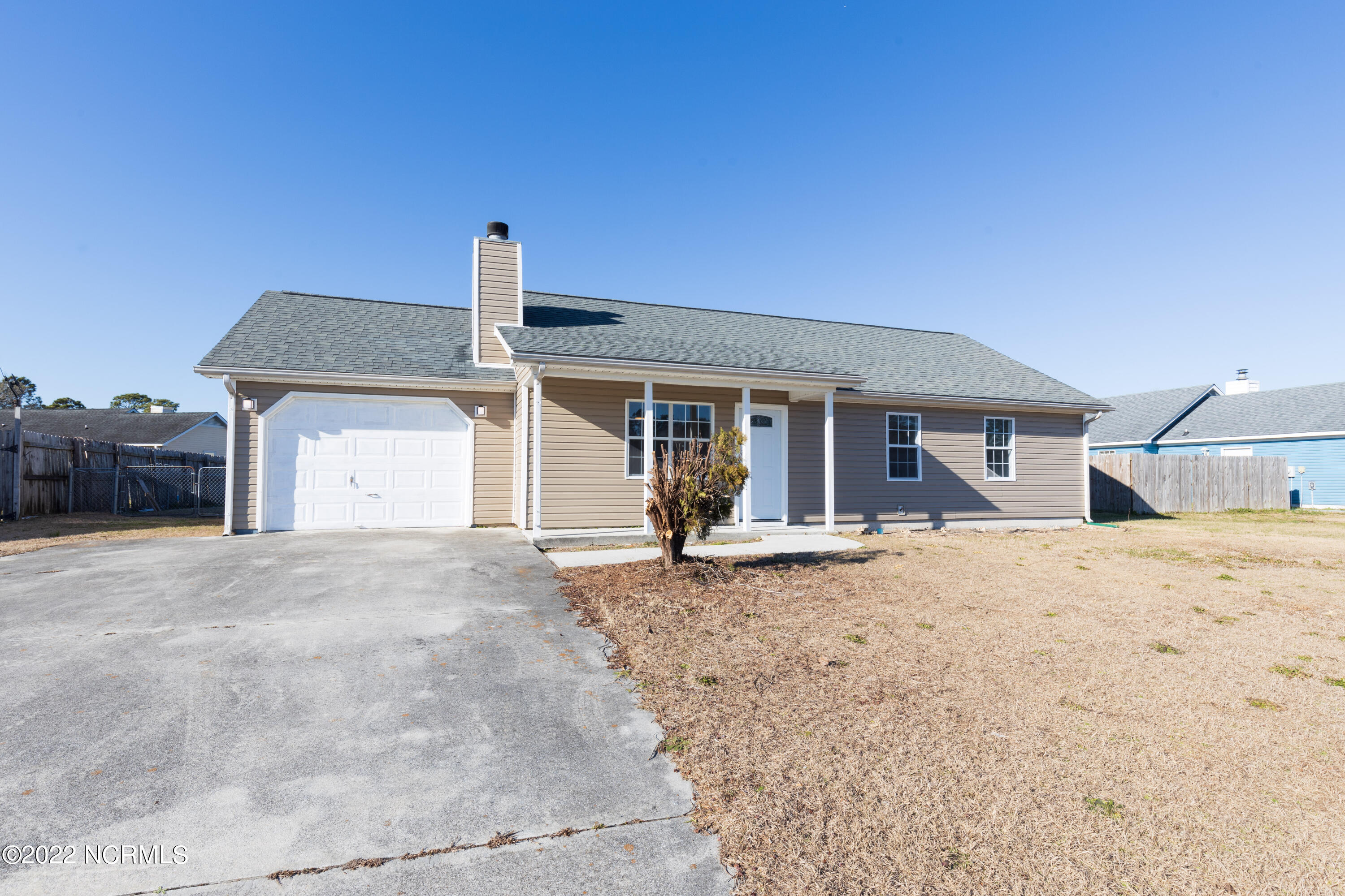 135 Parnell Road Hubert, NC 28539 - Photo 15 of 19 Front View