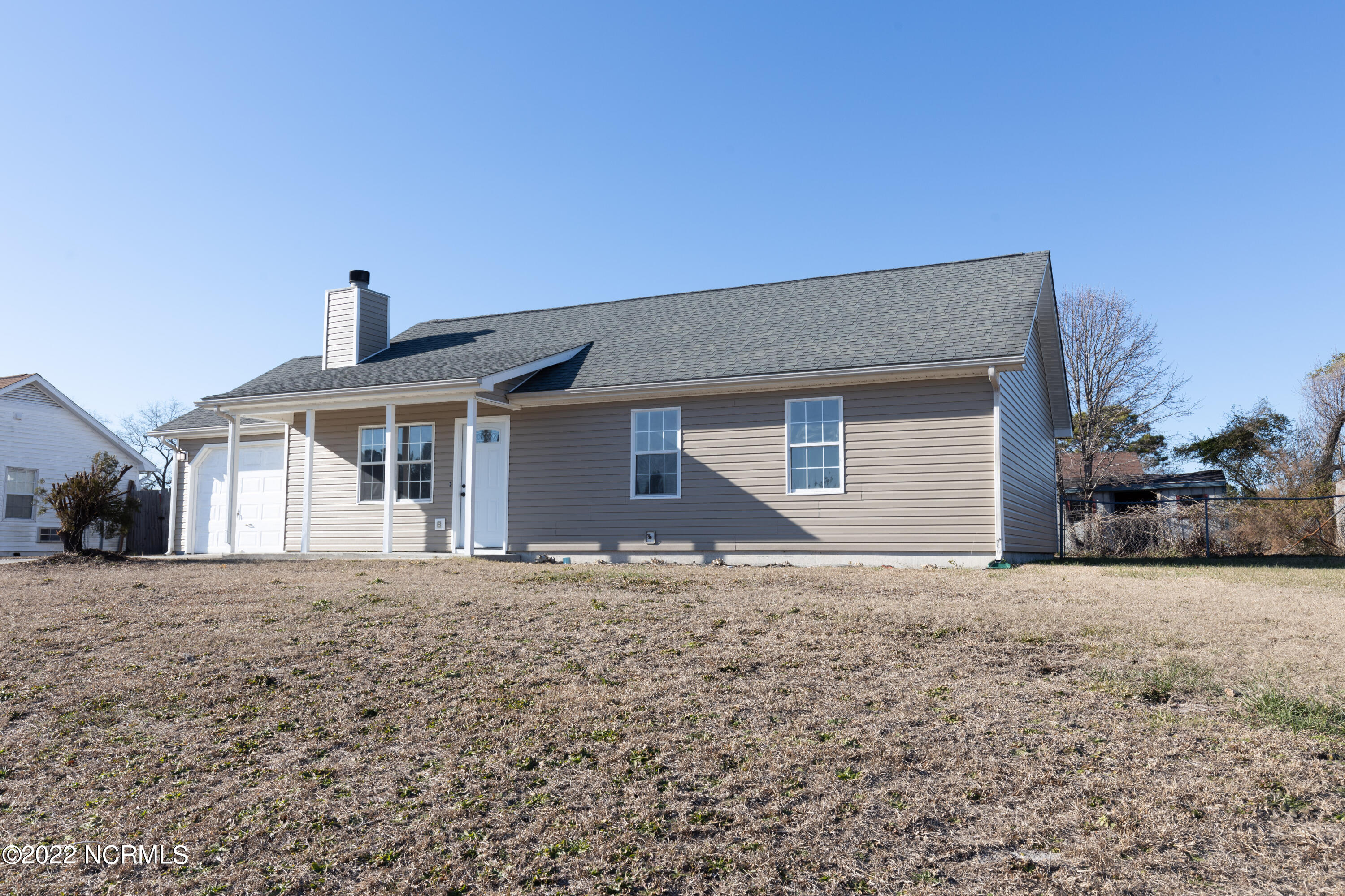 135 Parnell Road Hubert, NC 28539 - Photo 16 of 19 Side View