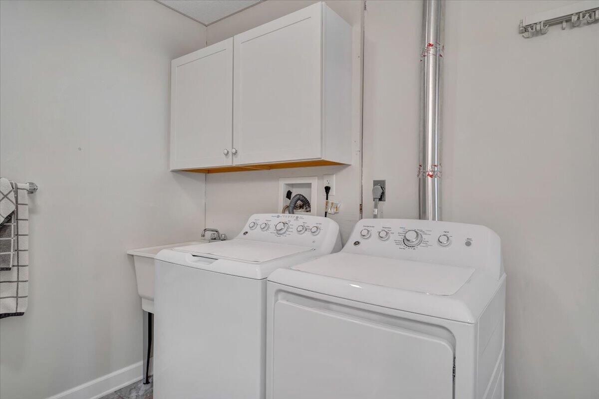 1811 Cutlass Road Moneta, VA 24121 - Photo 35 of 91 Laundry