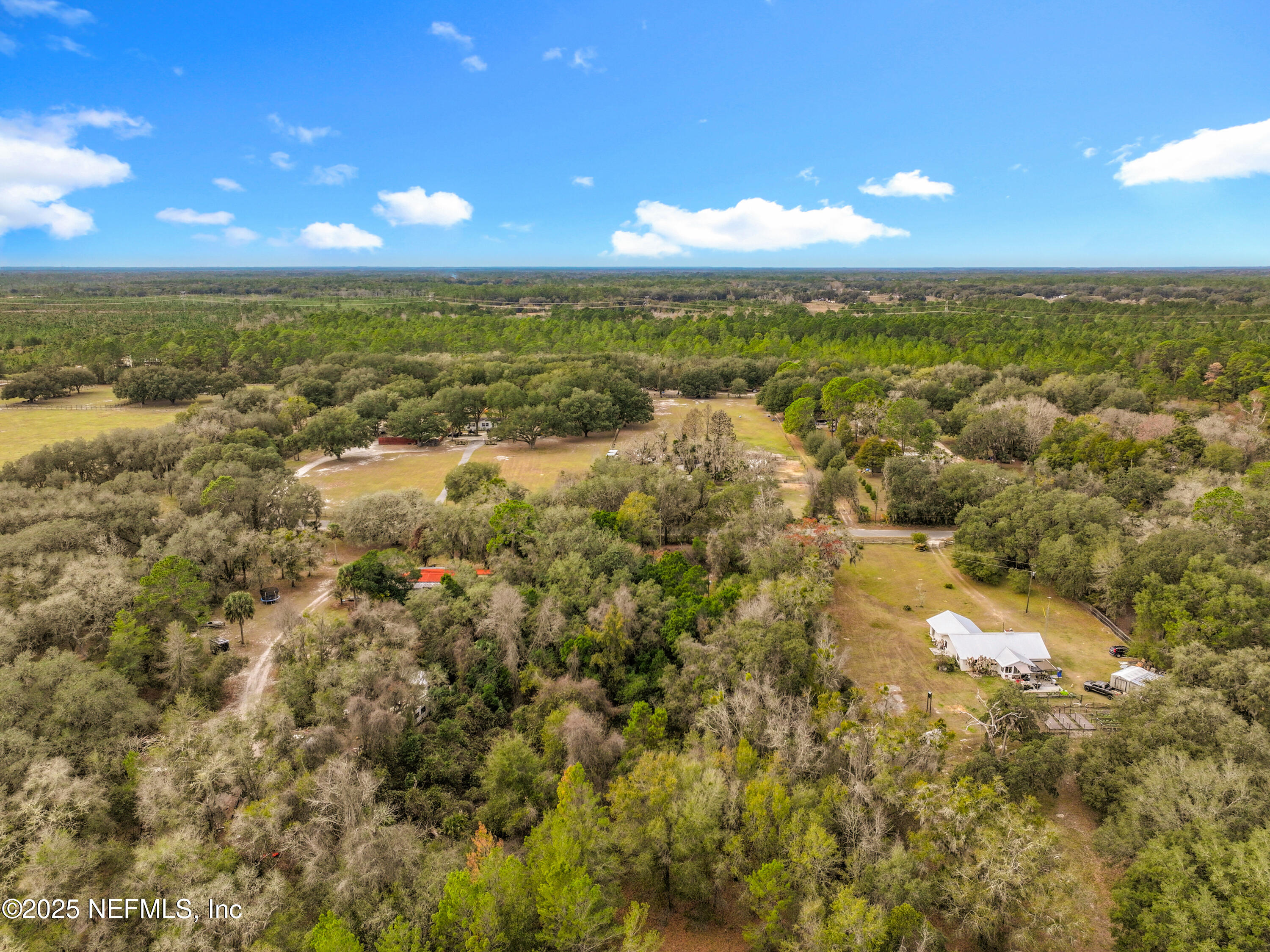 22695 Northeast 130th Court Road Fort McCoy, FL 32134 - Photo 19 of 22 a view of an ocean