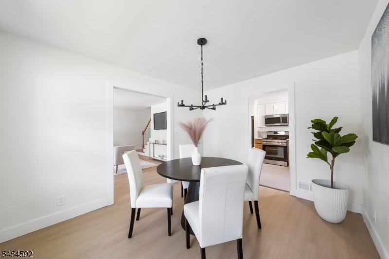 791 Andover Road Union, NJ 07083 - Photo 5 of 33 Gallery Image 5