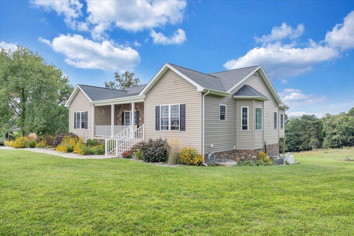 1210 Blacksburg Road Fincastle, VA 24090 - Photo 54 of 72 53-MIB06766