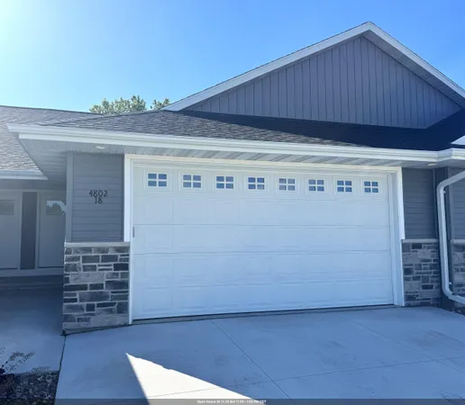 $349,900 | 4762 North Marlo Way, Unit 3, Appleton, WI 54913