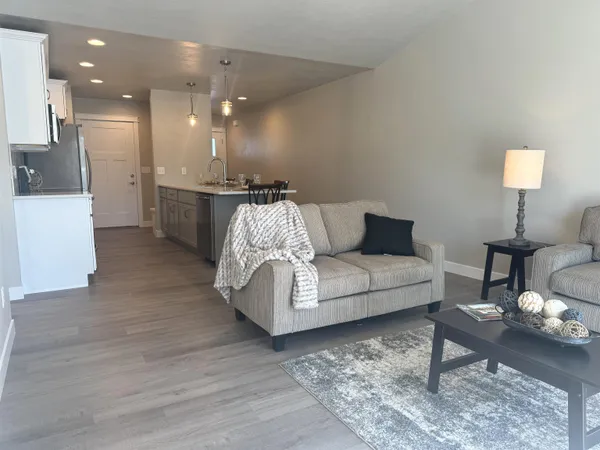 $349,900 | 4762 North Marlo Way, Unit 3, Appleton, WI 54913