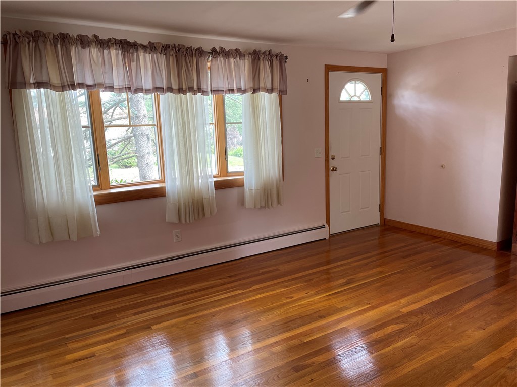 107 Johnson Boulevard Coventry, RI 02816 - Photo 2 of 28