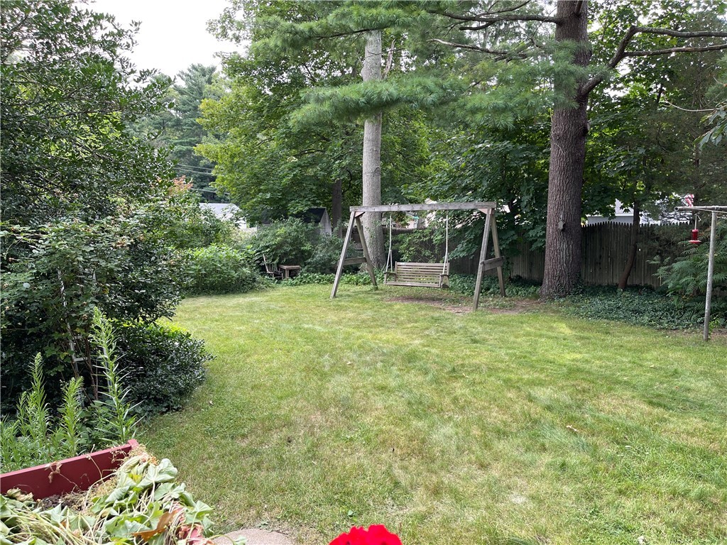 107 Johnson Boulevard Coventry, RI 02816 - Photo 26 of 28