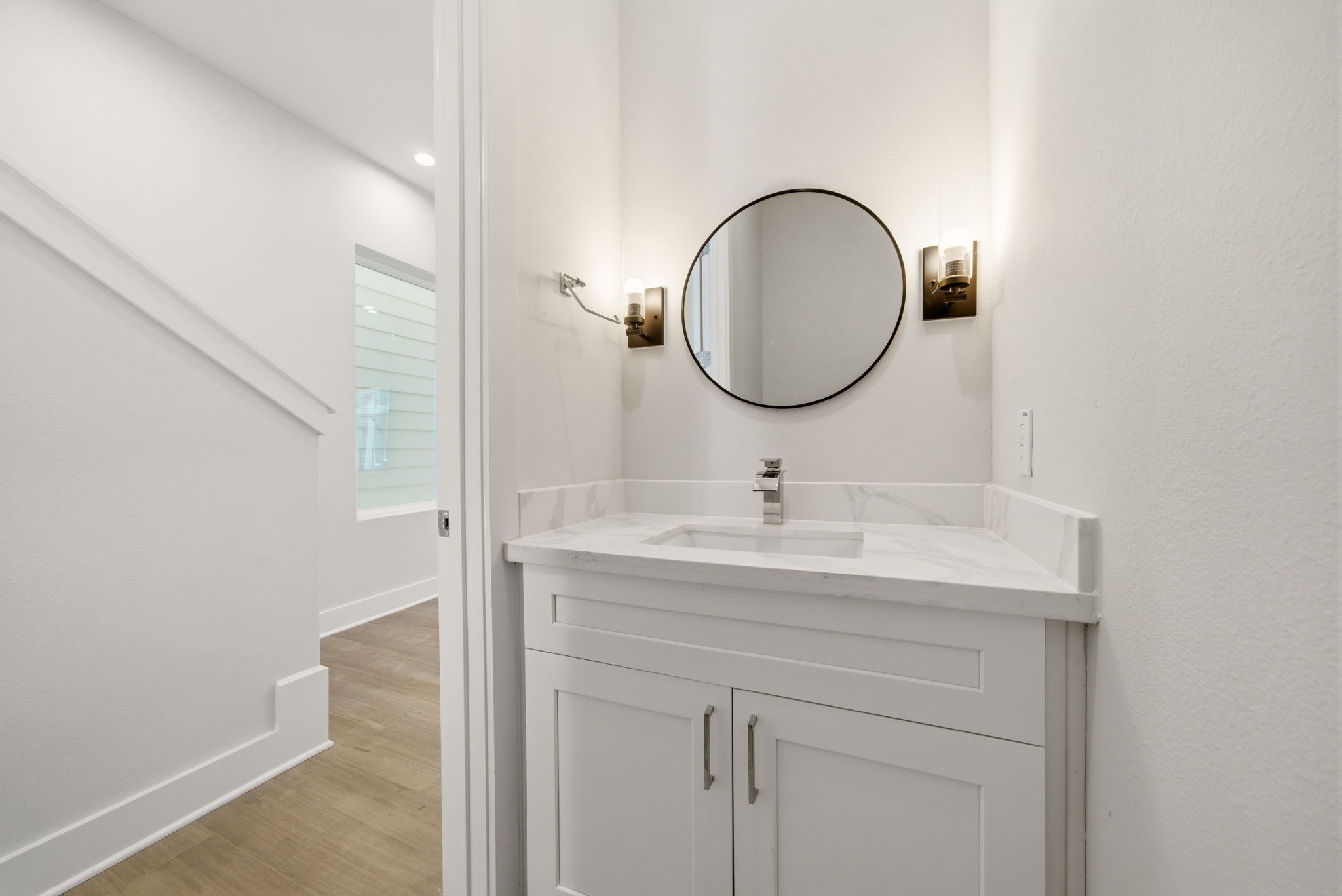 1398 Cedar Post Lane Houston, TX 77080 - Photo 23 of 33 a bathroom with a sink and a mirror