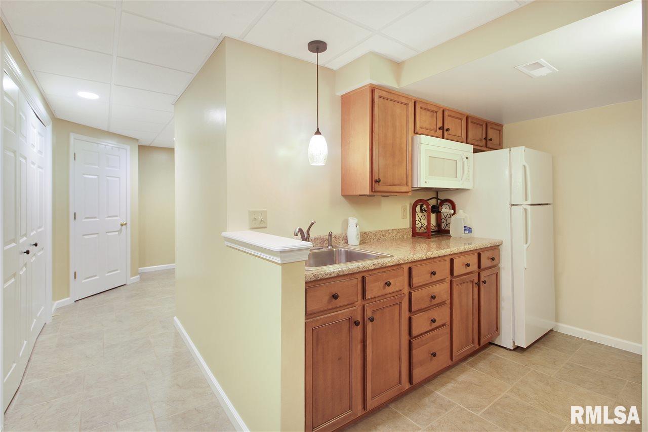 4715 West Middle Road Peoria, IL 61607 - Photo 21 of 33 Gallery Image 21