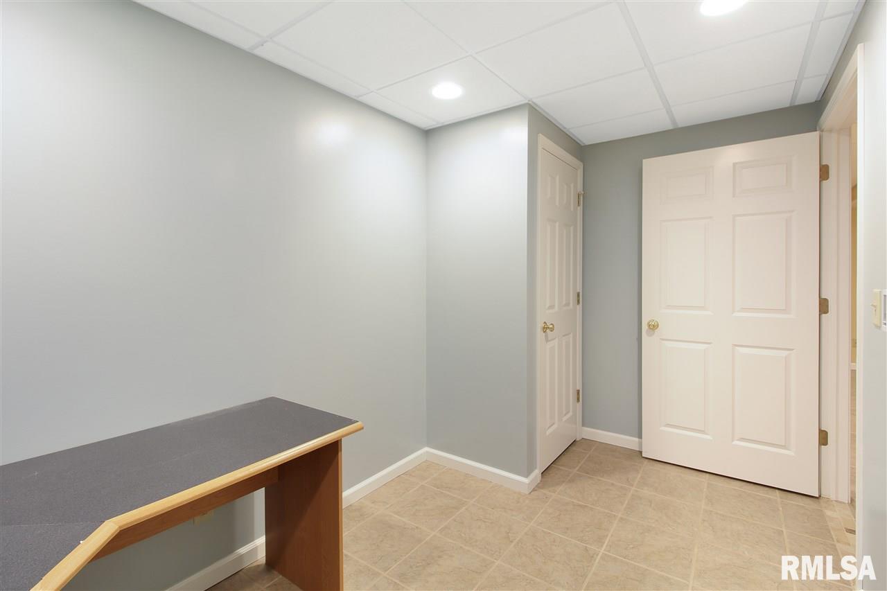 4715 West Middle Road Peoria, IL 61607 - Photo 27 of 33 Gallery Image 27