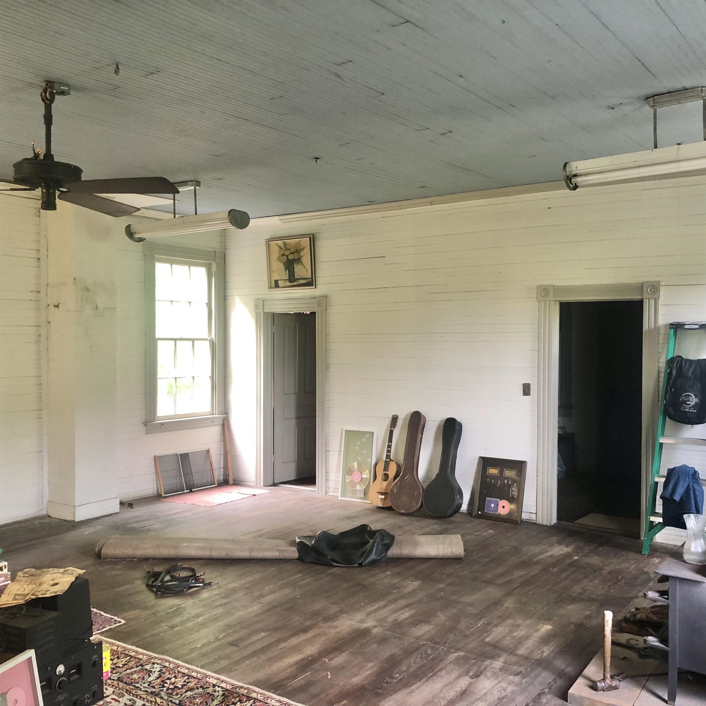 9264 Schuyler Road Schuyler, VA 22969 - Photo 20 of 20 a living room with furniture