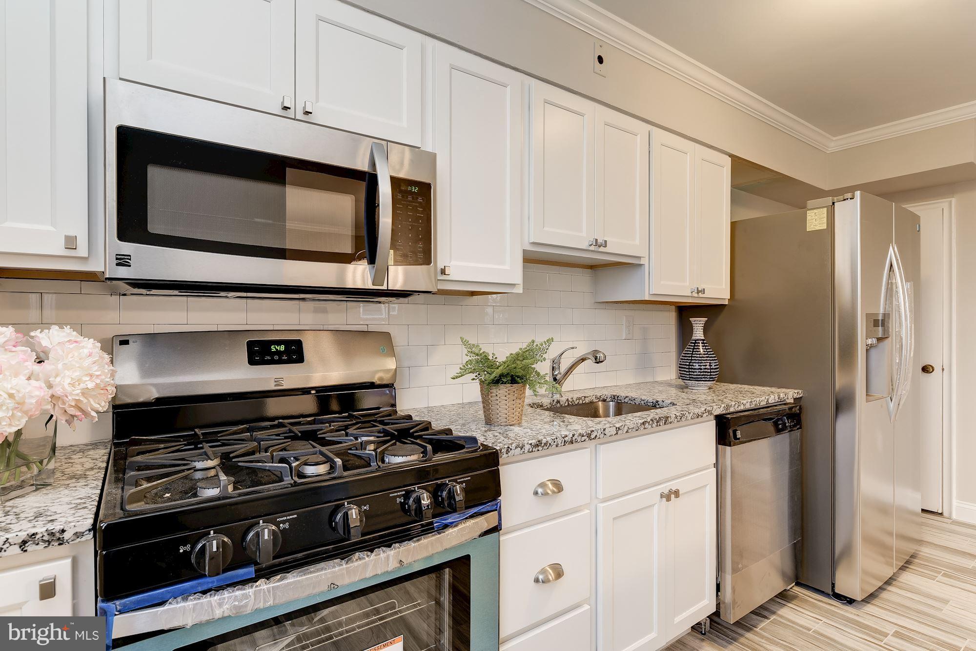 5524 Channing Road Baltimore, MD 21229 - Photo 14 of 28 Granite counters