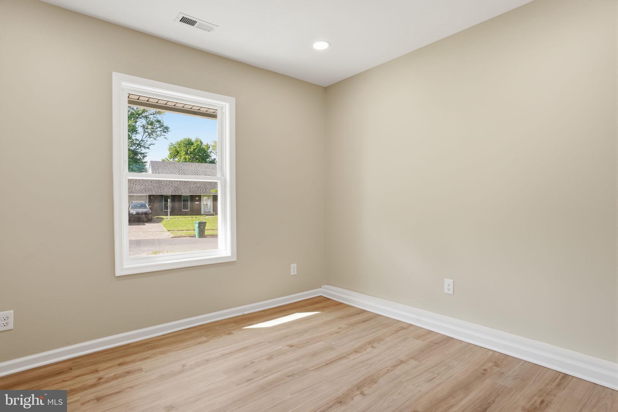 22 Peppermint Road Levittown, PA 19056 - Photo 14 of 42