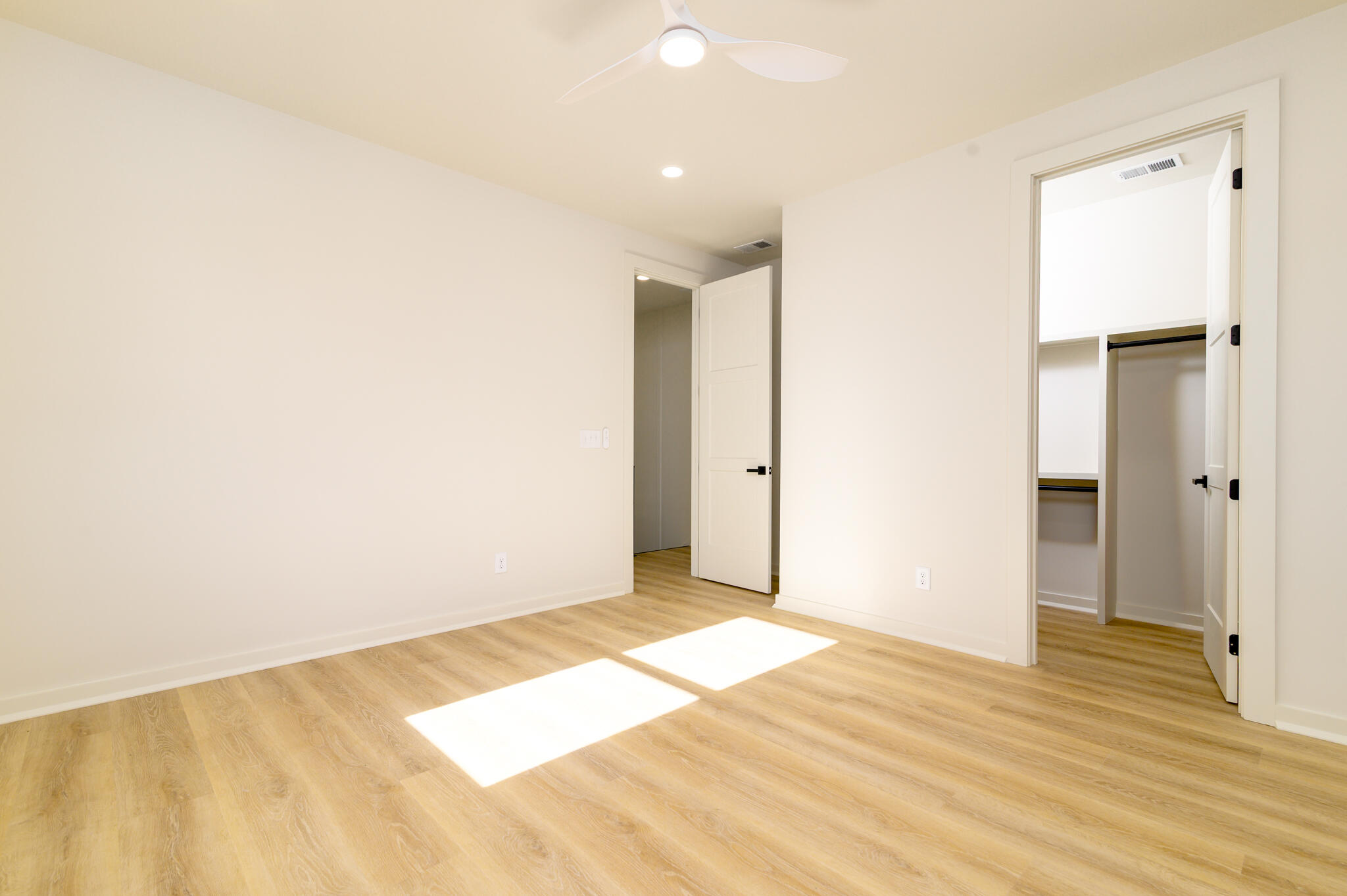 6 F Street Charleston, SC 29403 - Photo 13 of 26 6 F St - 11 - CMG