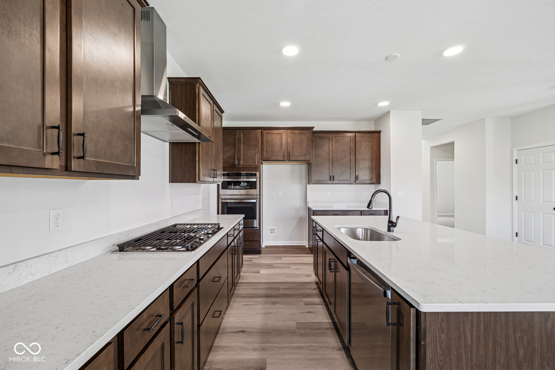 5228 Dragon Tree Lane Indianapolis, IN 46239 - Photo 4 of 28