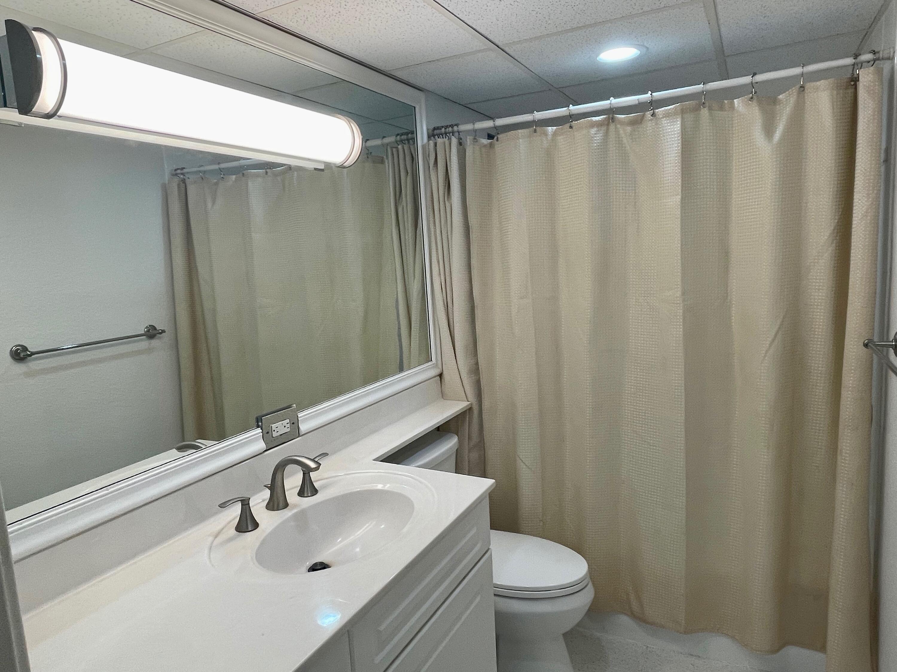 1000 Spanish River Road, Unit 2N Boca Raton, FL 33432 - Photo 29 of 58 IMG_2495
