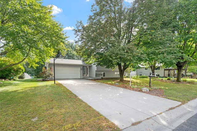 $400,000 | 6542 Black Duck Drive South, Lino Lakes, MN 55014