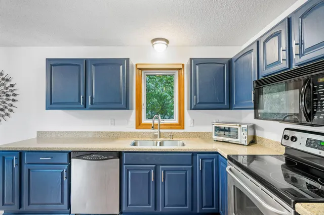 $400,000 | 6542 Black Duck Drive South, Lino Lakes, MN 55014