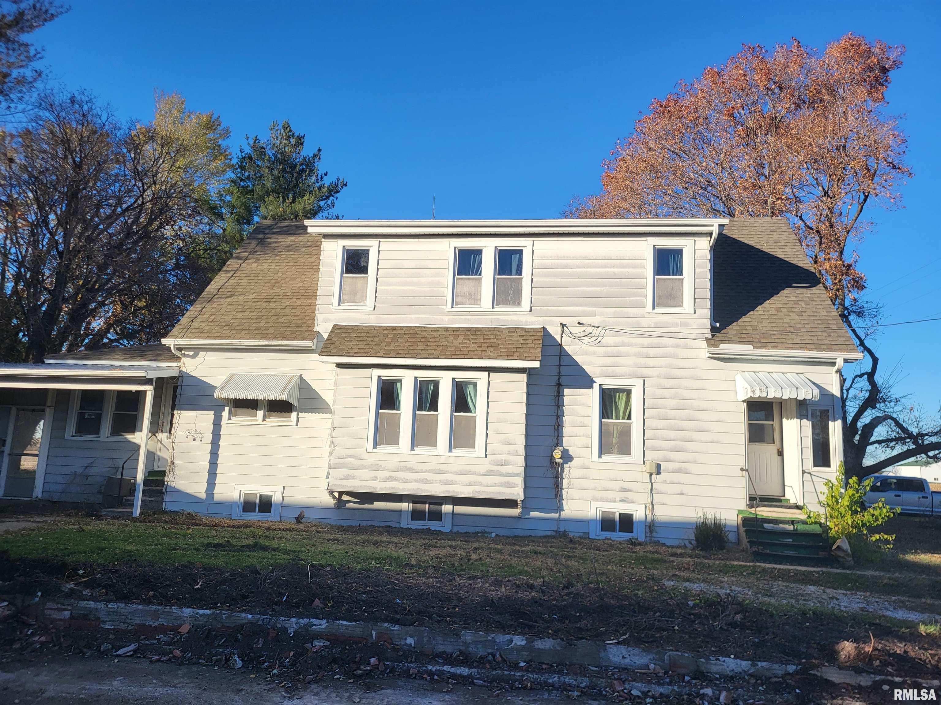 562 North Co Road 850 Sutter, IL 62373 - Photo 2 of 17