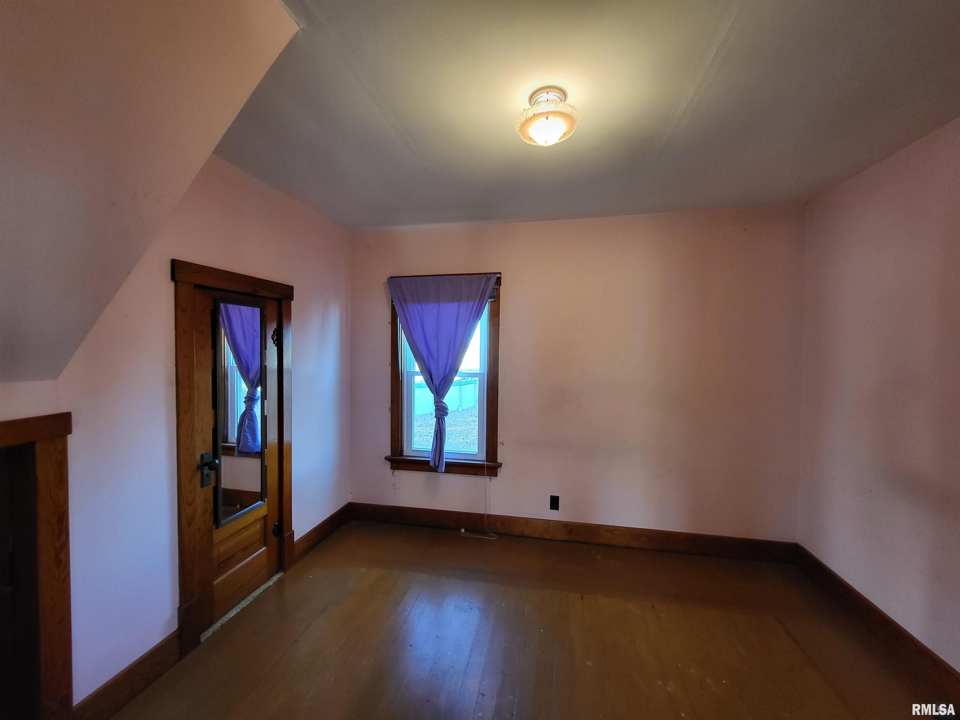 562 North Co Road 850 Sutter, IL 62373 - Photo 6 of 17