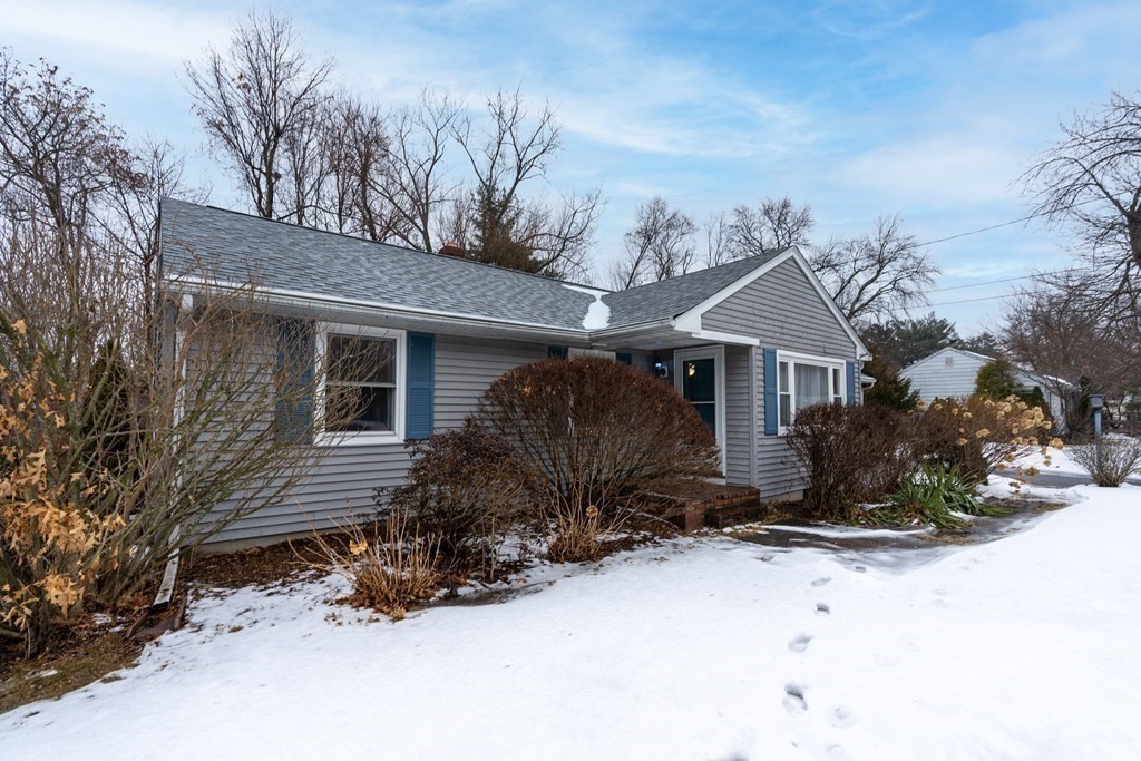 86 Mayfield Street Springfield, MA 01108 - Photo 5 of 41