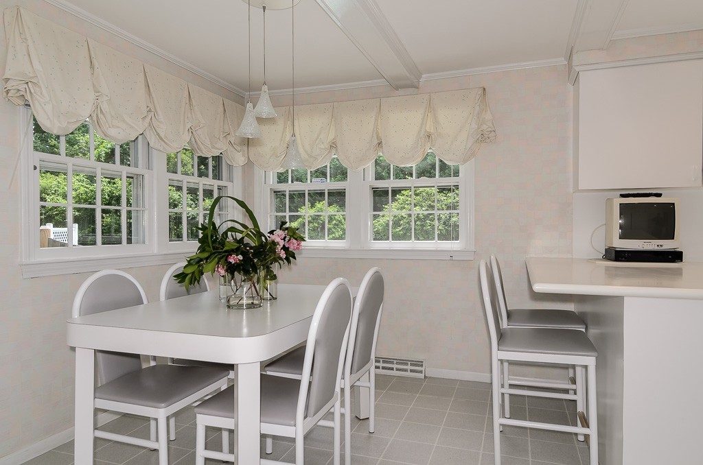 33 Cider Mill Road Framingham, MA 01701 - Photo 7 of 22