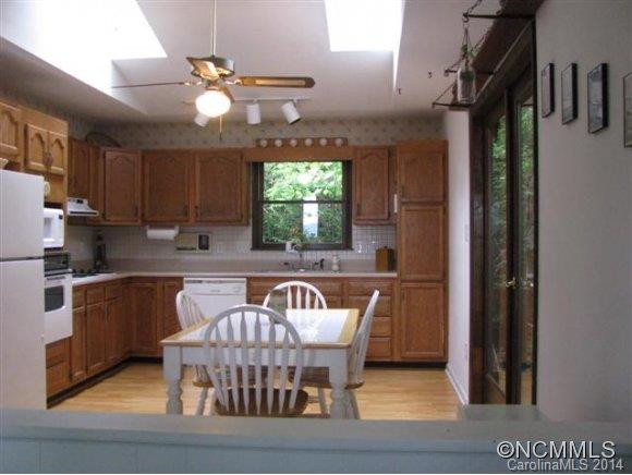141 Laurel Road Arden, NC 28704 - Photo 4 of 16 Gallery Image 4