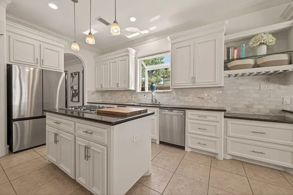 $1,749,000 | 4019 Whitman Street, Houston, TX 77027