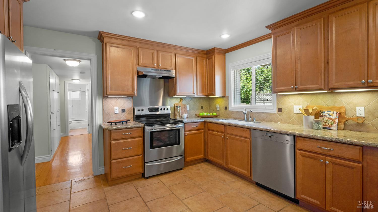 10 Corte Roble Novato, CA 94949 - Photo 10 of 34