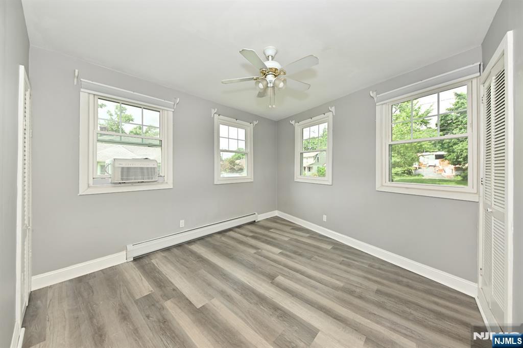 221 Lakeview Drive Ridgewood, NJ 07450 - Photo 11 of 32