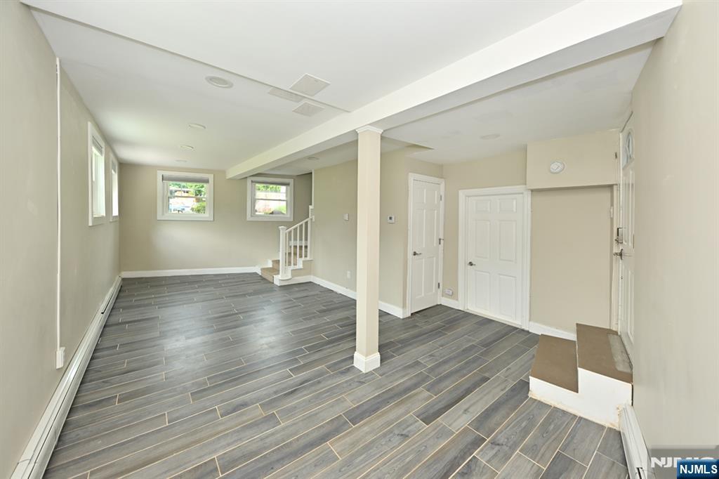 221 Lakeview Drive Ridgewood, NJ 07450 - Photo 16 of 32