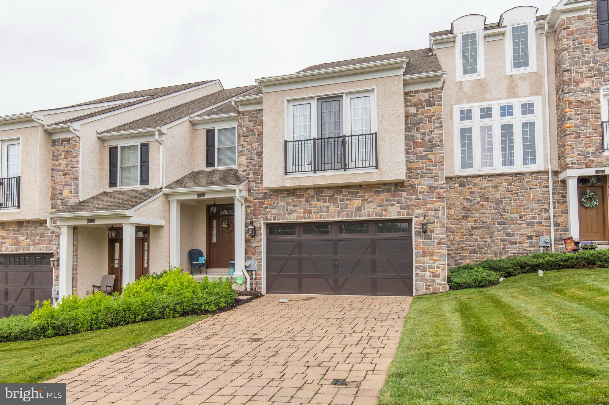 419 Ravenscliff Drive Springfield, PA 19064 - Photo 1 of 33