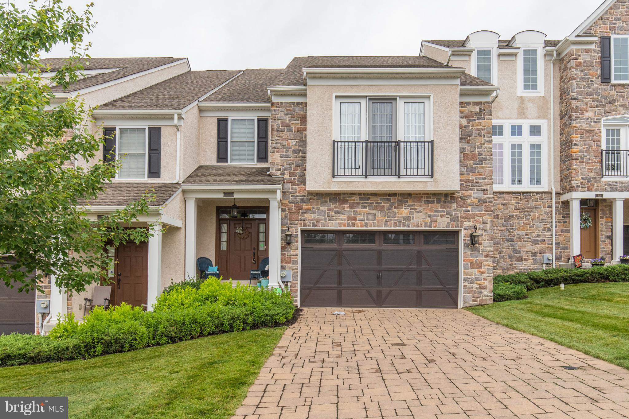 419 Ravenscliff Drive Springfield, PA 19064 - Photo 2 of 33