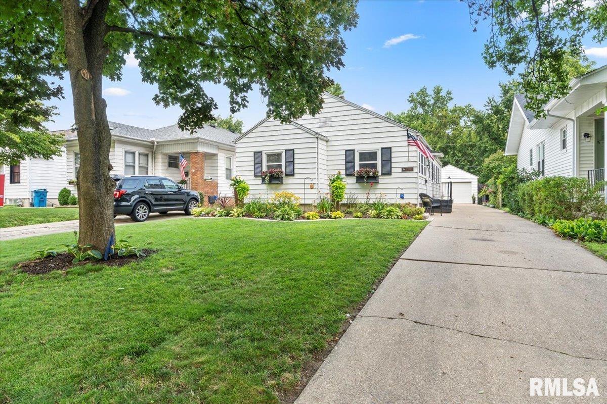 1832 South Walnut Street Springfield, IL 62704 - Photo 3 of 28