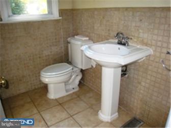 333 Rockingham Road Bryn Mawr, PA 19010 - Photo 5 of 9 Bathroom
