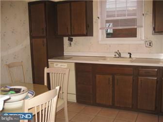 15136 Carter Road Philadelphia, PA 19116 - Photo 7 of 12 Kitchen