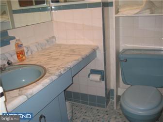 15136 Carter Road Philadelphia, PA 19116 - Photo 9 of 12 Bathroom