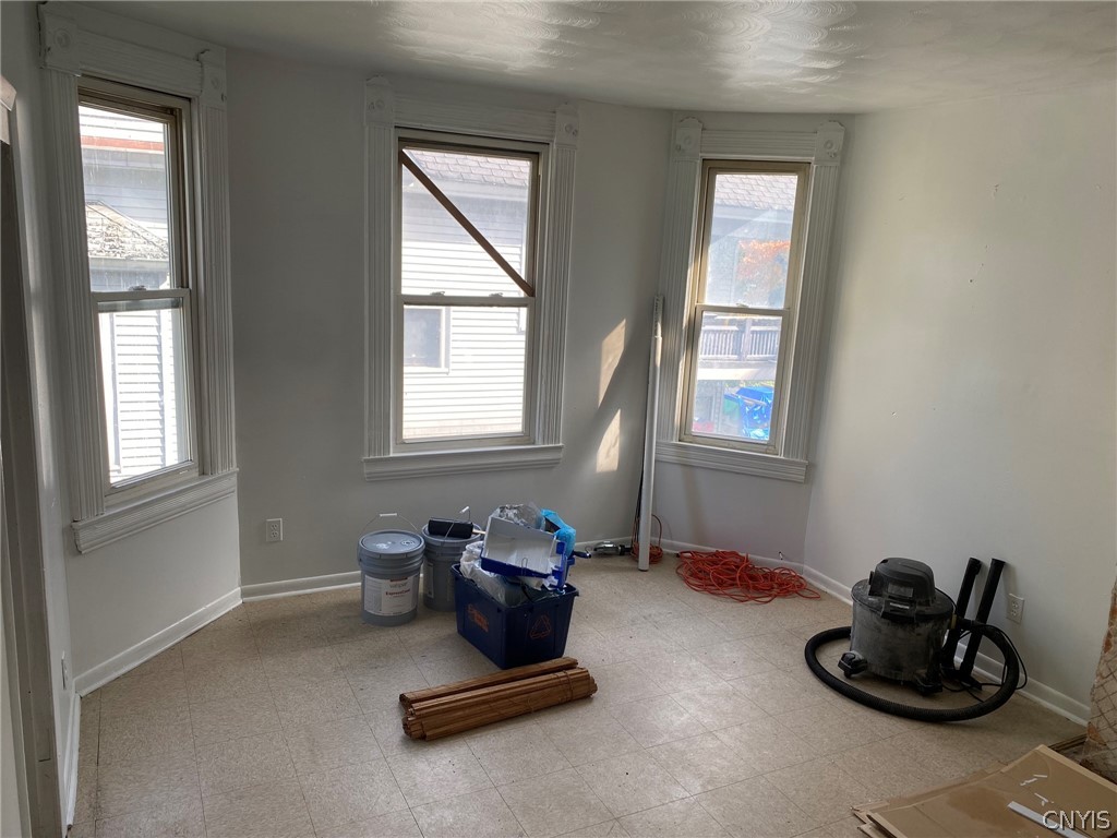 317 Kellogg Street Syracuse, NY 13204 - Photo 10 of 13