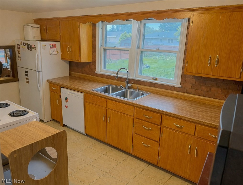 4715 New Road Youngstown, OH 44515 - Photo 12 of 27 Digitally altered to remove clutter