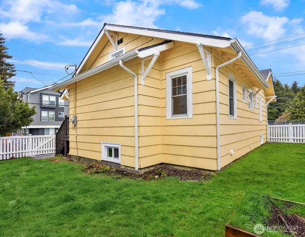 $898,000 | 7117 12th Avenue Northeast, Seattle, WA 98115