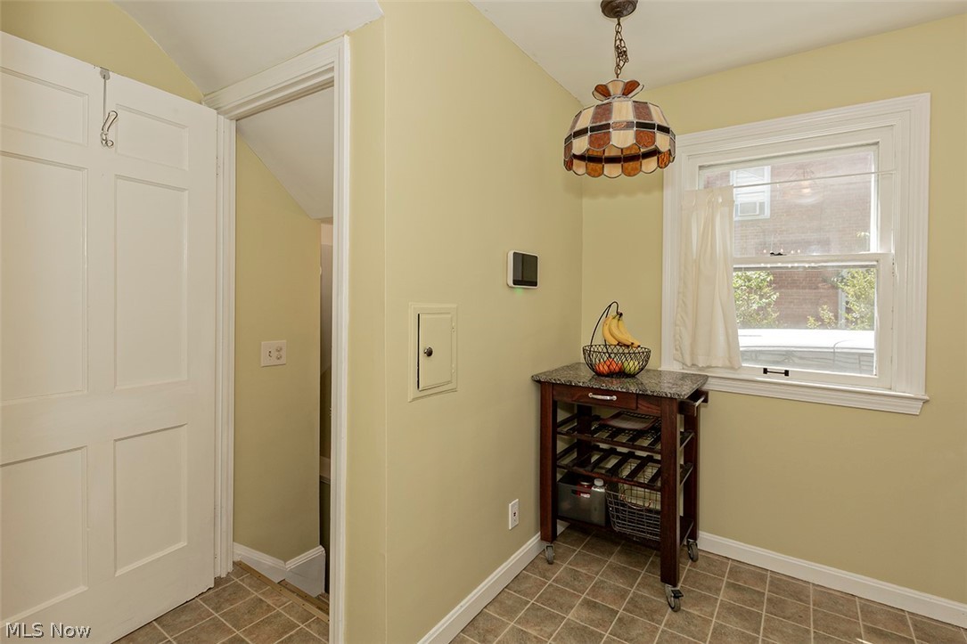 1408 Churchill Road Lyndhurst, OH 44124 - Photo 17 of 34