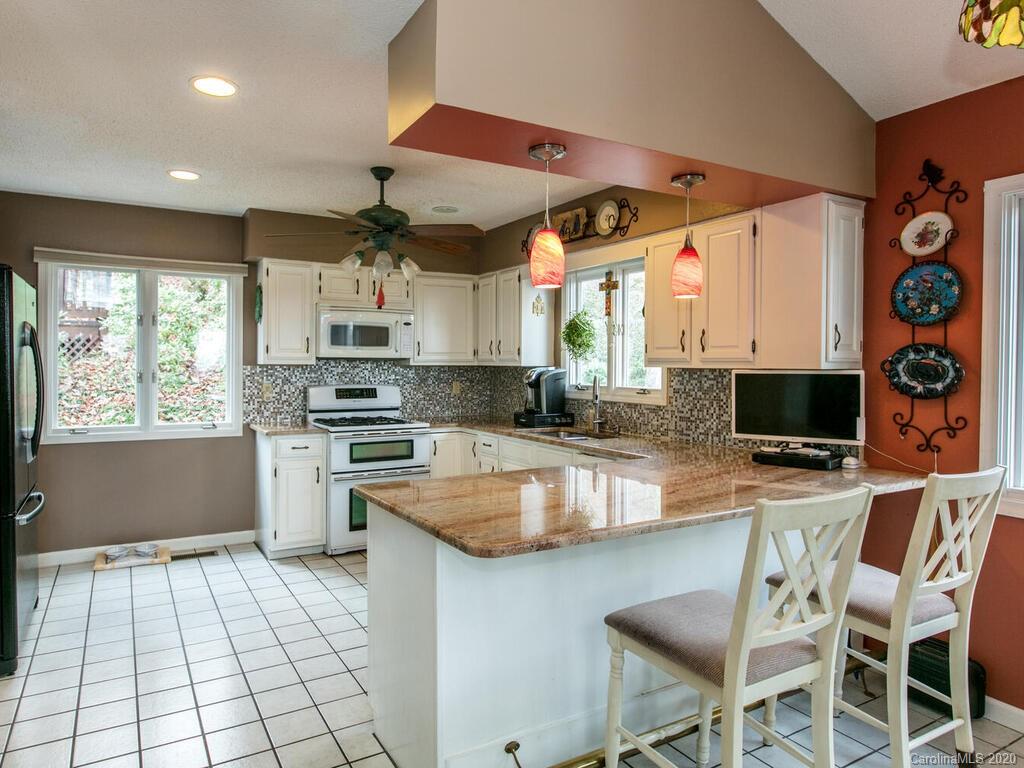 160 Sunny Ridge Road Laurel Park, NC 28739 - Photo 17 of 40