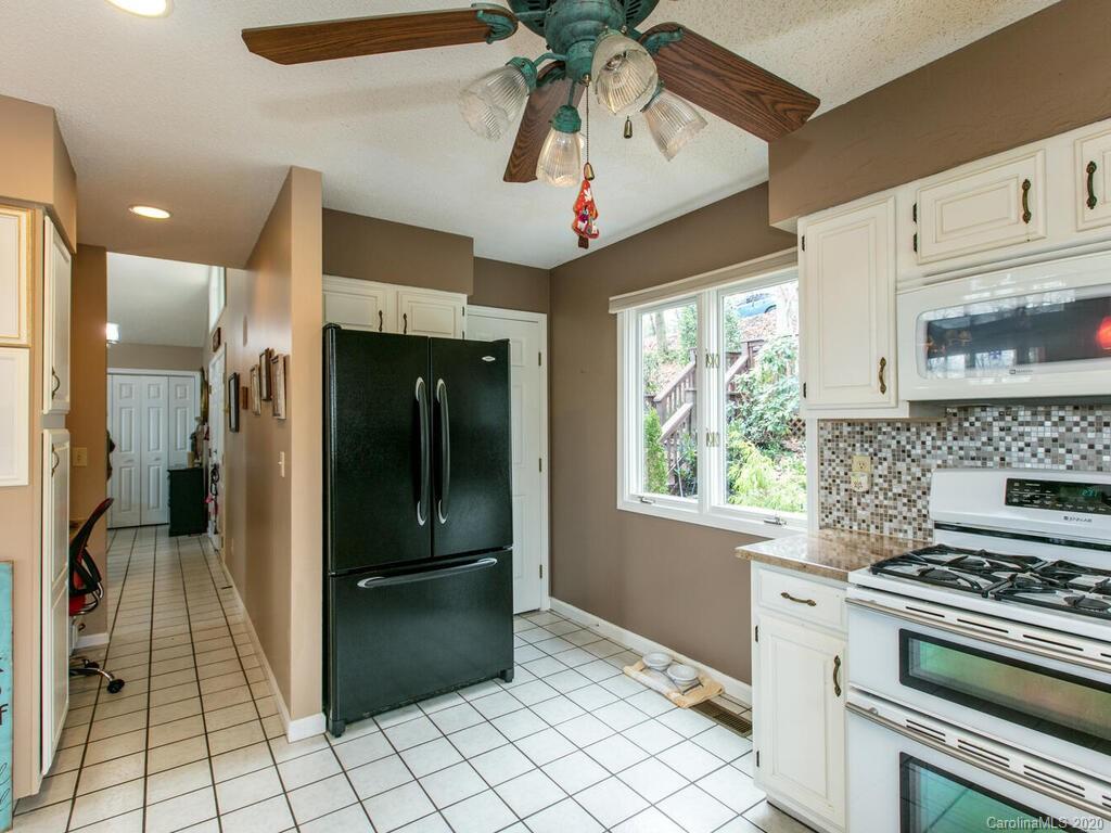 160 Sunny Ridge Road Laurel Park, NC 28739 - Photo 18 of 40