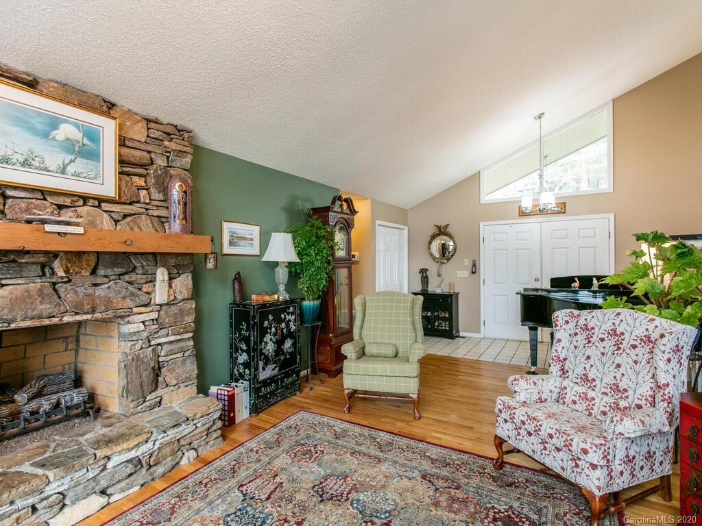 160 Sunny Ridge Road Laurel Park, NC 28739 - Photo 10 of 40