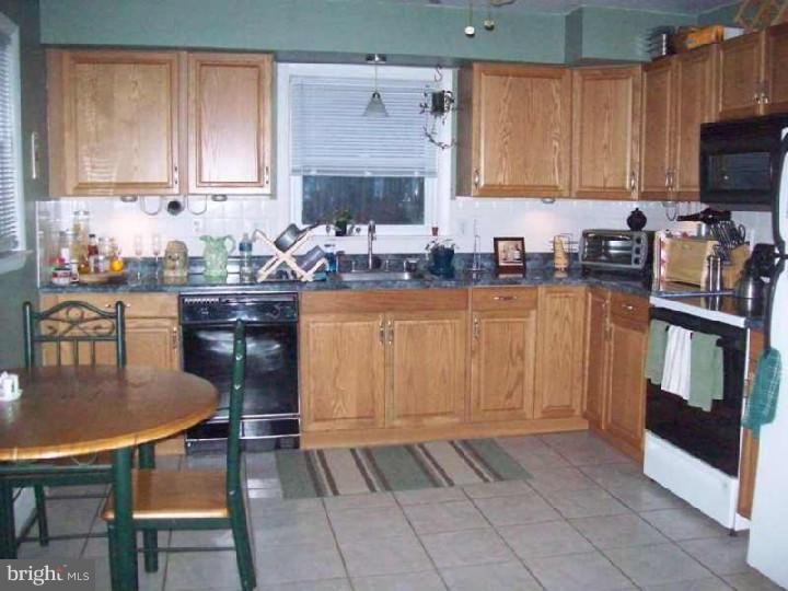 805 Crystle Road Aston, PA 19014 - Photo 5 of 14