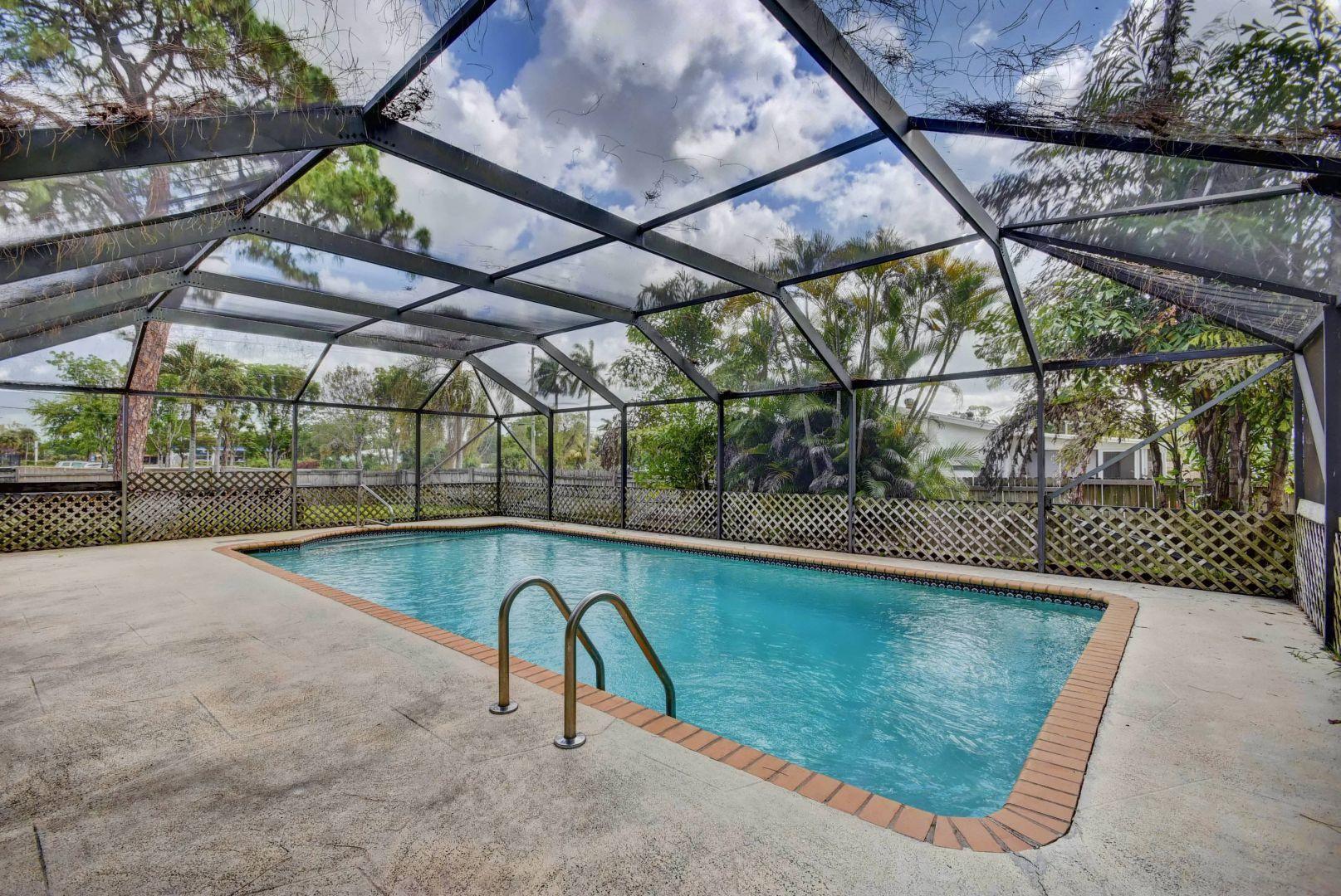31 Barberton Road Lake Worth, FL 33467 - Photo 29 of 59 Pool