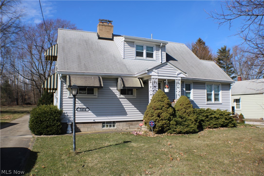 5854 Oberlin Road Amherst, OH 44001 - Photo 3 of 6