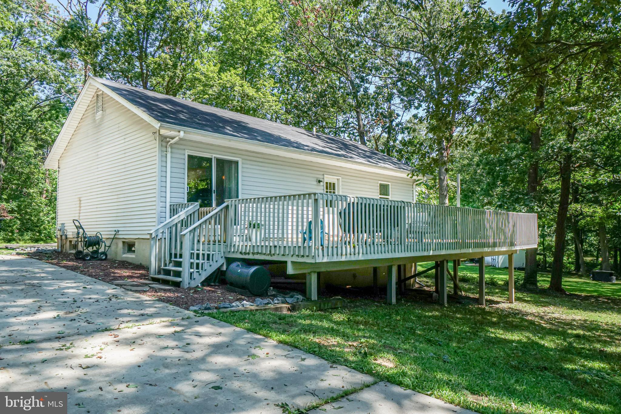 1058 Nottingham Road Elkton, MD 21921 - Photo 6 of 29 Large rear deck