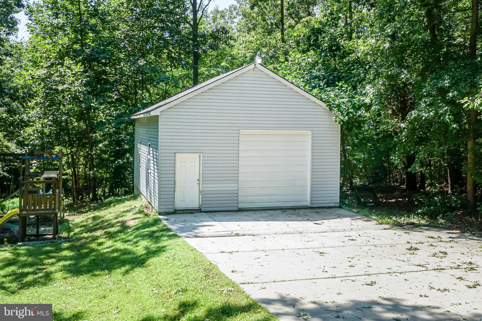 1058 Nottingham Road Elkton, MD 21921 - Photo 9 of 29 Detached garage