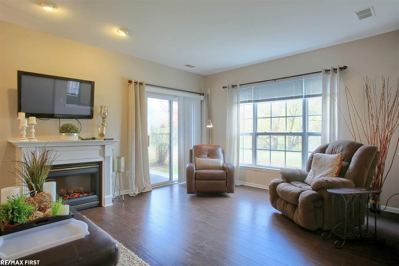 46003 Rhodes Drive Macomb, MI 48044 - Photo 3 of 26 50028162-2.JPG