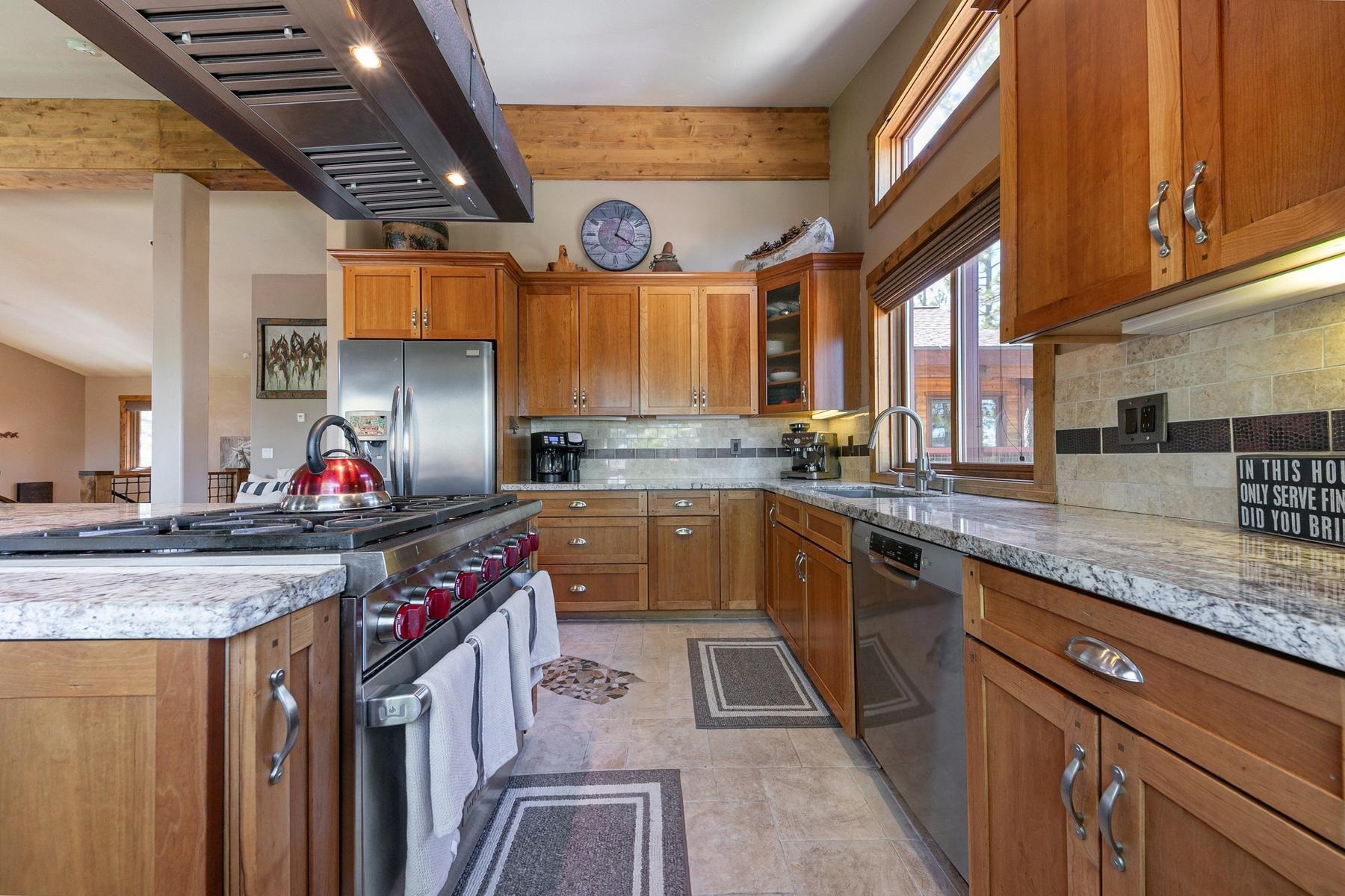 13165 Pinnacle Loop Truckee, CA 96161 - Photo 11 of 28